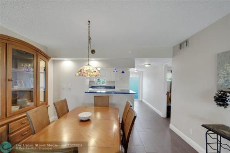 8980 S Hollybrook Boulevard Pembroke Pines FL 33025