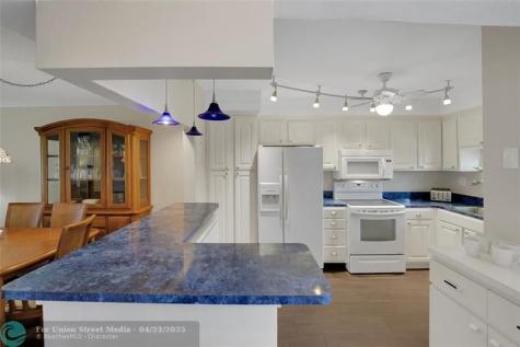 8980 S Hollybrook Boulevard Pembroke Pines FL 33025