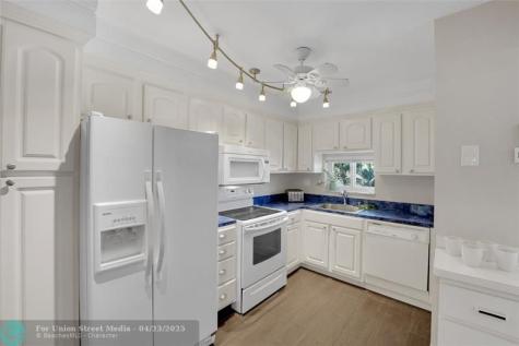 8980 S Hollybrook Boulevard Pembroke Pines FL 33025