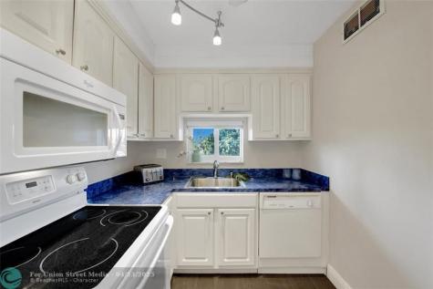 8980 S Hollybrook Boulevard Pembroke Pines FL 33025