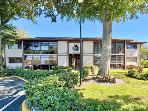 9988 N Belfort Circle Tamarac FL 33321