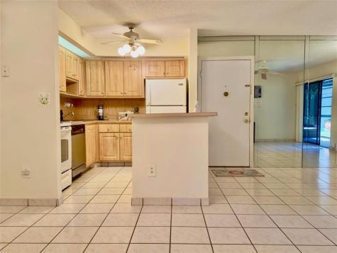 9988 N Belfort Circle Tamarac FL 33321