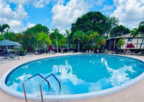 9988 N Belfort Circle Tamarac FL 33321