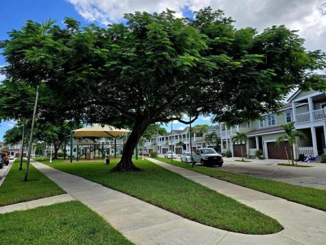 10589 NW 56th Place Coral Springs FL 33076