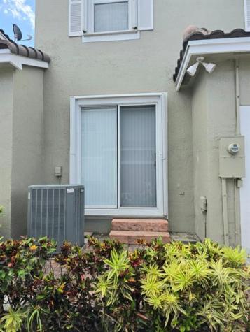 10589 NW 56th Place Coral Springs FL 33076