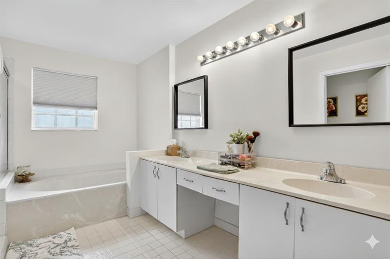 11461 Lakeview Drive Coral Springs FL 33071