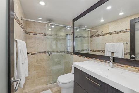 5601 Collins Avenue Miami Beach FL 33140