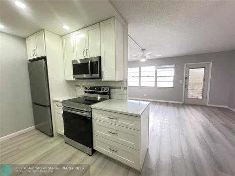2048 Newport N Deerfield Beach FL 33442