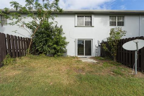 1874 SW 81st Lane Davie FL 33324