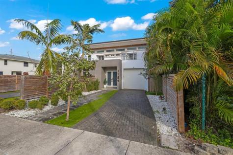 1124 NE 2nd Avenue Fort Lauderdale FL 33304