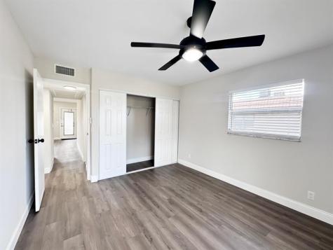 268 Saxony F Delray Beach FL 33446