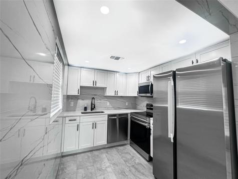 268 Saxony F Delray Beach FL 33446