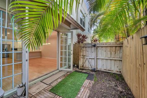 1617 NE 2nd Court Fort Lauderdale FL 33301
