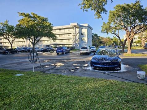 118 NW Royal Park Drive Oakland Park FL 33309
