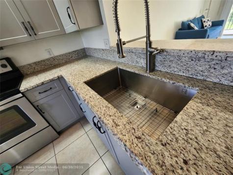 1650 SW 124th Terrace Pembroke Pines FL 33027