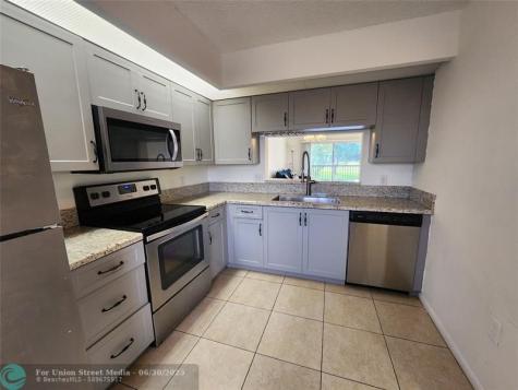 1650 SW 124th Terrace Pembroke Pines FL 33027