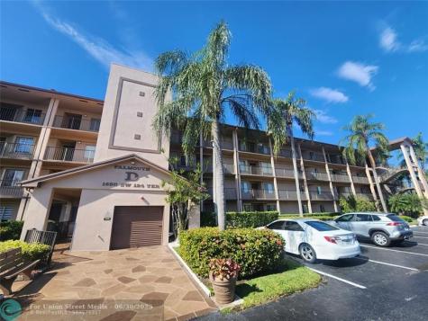 1650 SW 124th Terrace Pembroke Pines FL 33027