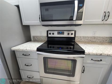 1650 SW 124th Terrace Pembroke Pines FL 33027