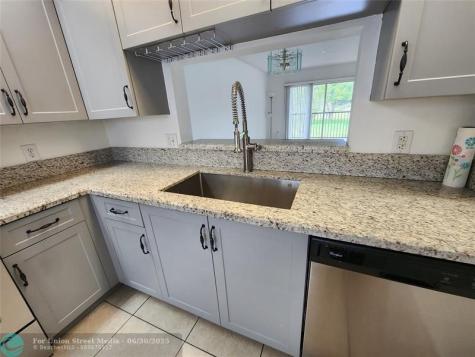 1650 SW 124th Terrace Pembroke Pines FL 33027