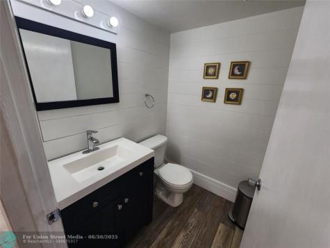 1650 SW 124th Terrace Pembroke Pines FL 33027