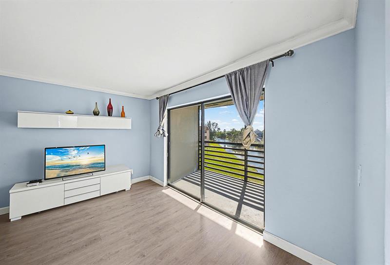 10466 Sunrise Lakes Boulevard Sunrise FL 33322