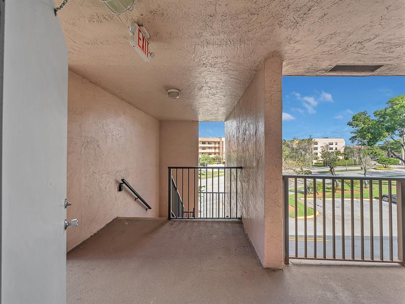 10466 Sunrise Lakes Boulevard Sunrise FL 33322