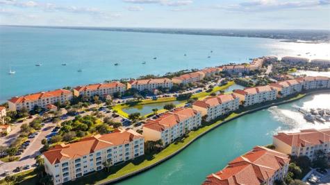 18 Harbour Isle Drive Fort Pierce FL 34949