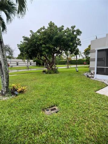 9245 Flynn Circle Boca Raton FL 33496