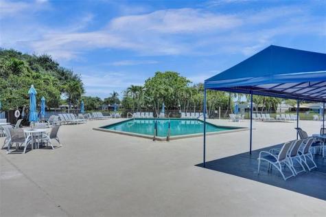 9245 Flynn Circle Boca Raton FL 33496