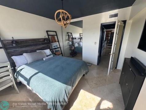 300 Oregon Street Hollywood FL 33019