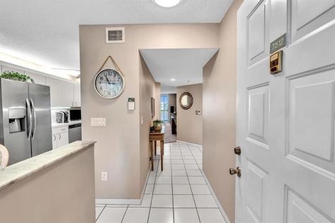 7512 N Devon Drive Tamarac FL 33321