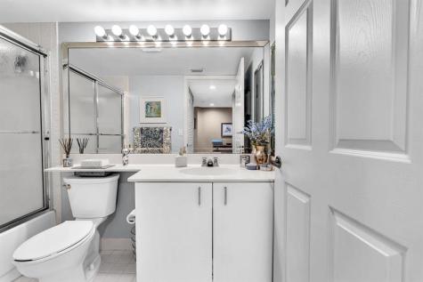 7512 N Devon Drive Tamarac FL 33321