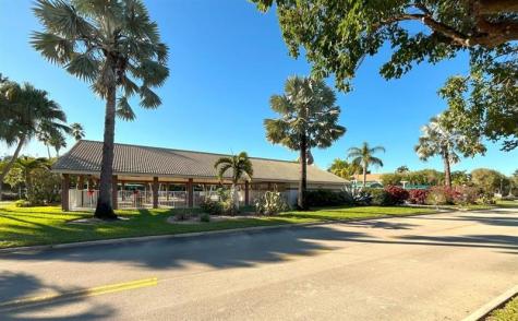 7512 N Devon Drive Tamarac FL 33321