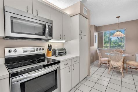 7512 N Devon Drive Tamarac FL 33321