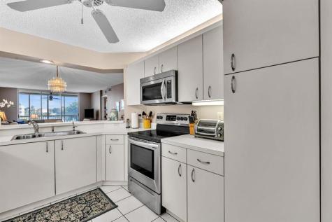 7512 N Devon Drive Tamarac FL 33321