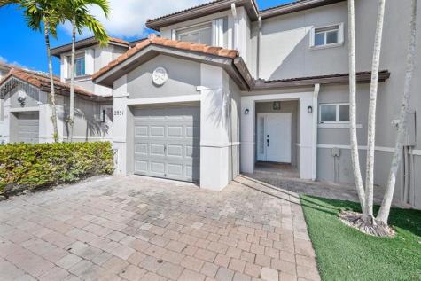 2851 SW 127th Way Miramar FL 33027