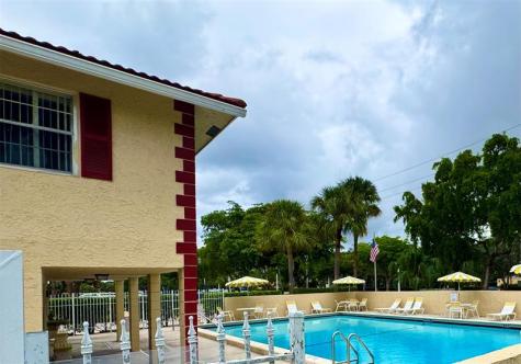 3590 N University Drive Coral Springs FL 33065