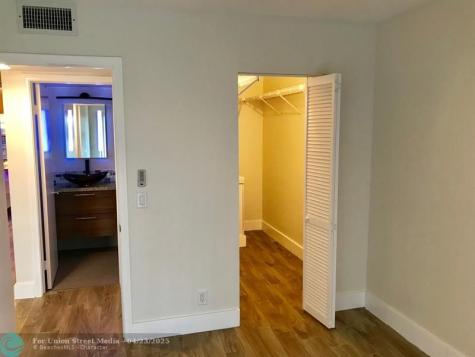 300 SW 134th Way Hollywood FL 33027