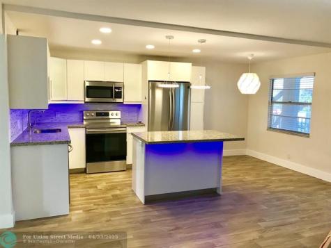 300 SW 134th Way Hollywood FL 33027