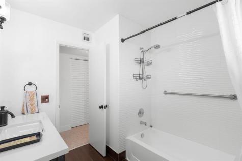 7458 Ashmont Circle Tamarac FL 33321