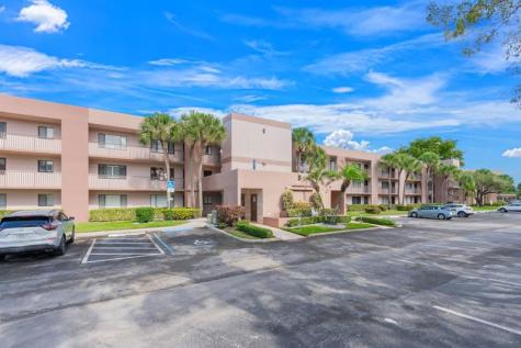 7458 Ashmont Circle Tamarac FL 33321