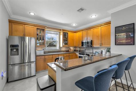 1033 NE 17th Way Fort Lauderdale FL 33304