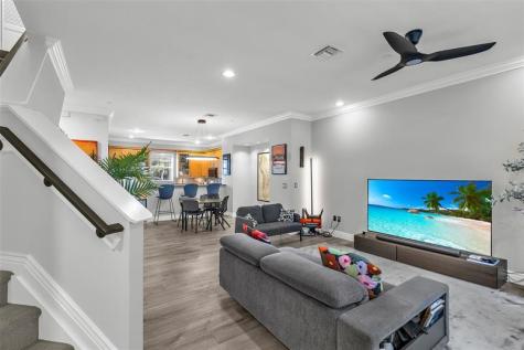 1033 NE 17th Way Fort Lauderdale FL 33304