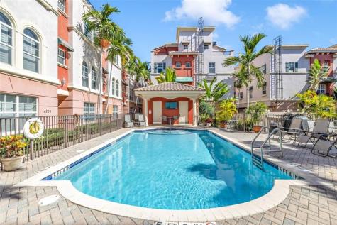 1033 NE 17th Way Fort Lauderdale FL 33304