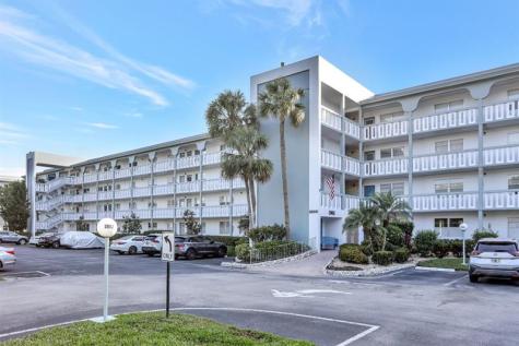 2802 Victoria Way Coconut Creek FL 33066