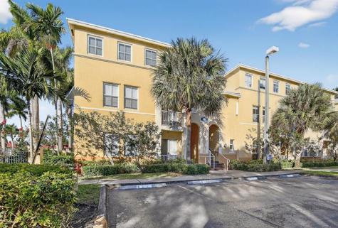 100 Jacaranda Country Club Drive Plantation FL 33324