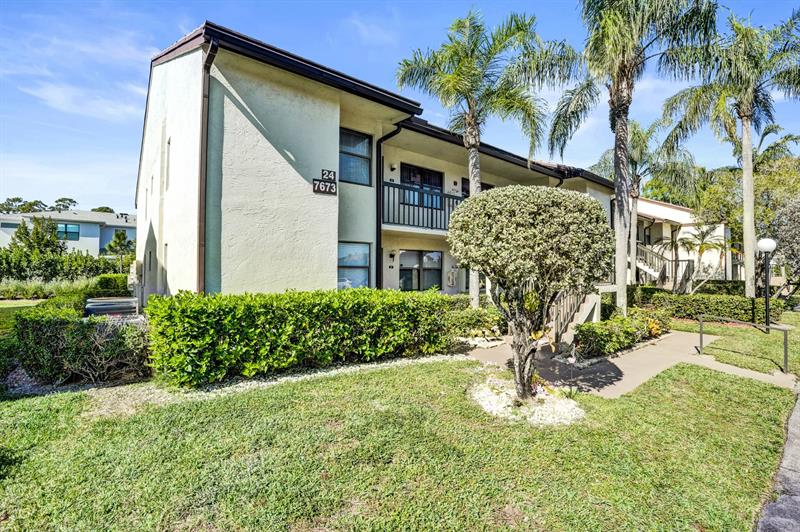 7673 Tahiti Lane Lake Worth FL 33467