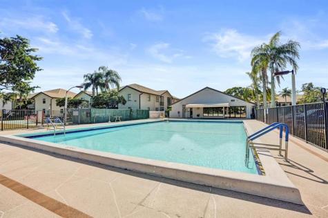 7673 Tahiti Lane Lake Worth FL 33467