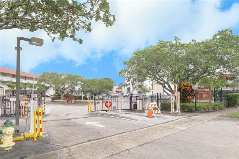 3531 Inverrary Drive Lauderhill FL 33319