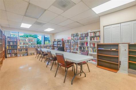 3531 Inverrary Drive Lauderhill FL 33319